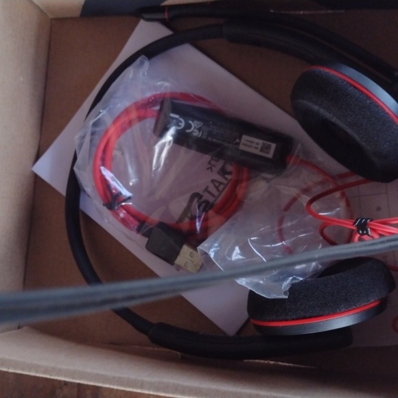 Poly Blackwire 3200 Series Headset NWT - Picture 2 of 3